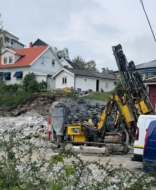 Bergsprängning för husgrund